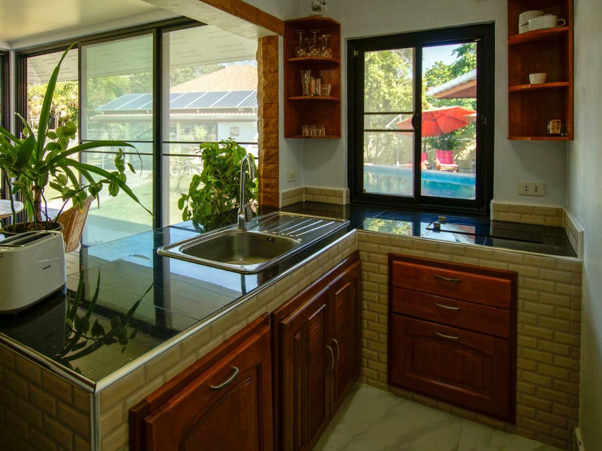 Tina'S Living Paradise - Guesthouses With Private Pool بان فيه المظهر الخارجي الصورة